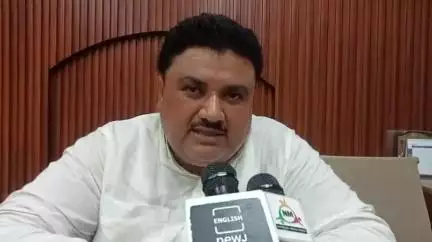 बांसडीह: महामंडलेश्वर व अध्यक्ष के बीच विवाद को लेकर बांसडीह में नगर अध्यक्ष सुनील सिंह बब्लू ने प्रशासन से जांच की मांग की