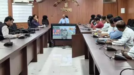 कोडरमा: उपायुक्त ने समाहरणालय में शिक्षा टास्क फोर्स की बैठक में बच्चों के विकास और गुणवत्तापूर्ण शिक्षा के दिए निर्देश