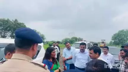 બાલાસિનોર: બાલાસિનોર અમદાવાદ હાઈવે ની જિલ્લા કલેકટરે મુલાકાત લીધી ખાડા સત્વરે પુરવા સૂચના આપવામાં આવી