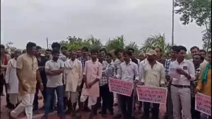 राजगढ़: मानकी गांव में हरिओम प्रजापति की संदिग्ध मौत, ग्रामीणों ने एसपी से मुलाकात कर न्याय की गुहार लगाई