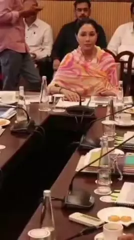 सांगानेर: उप मुख्यमंत्री दिया कुमारी ने सचिवालय में अजमेर जोन की समीक्षा बैठक को संबोधित किया