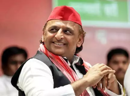 सपा की प्रेस कॉन्फ्रेंस में इस युवक की बात सुनकर लगे ठहाके; 'अखिलेश भैया का जो सामना करेगा, उसे रेल दिया जाएगा'