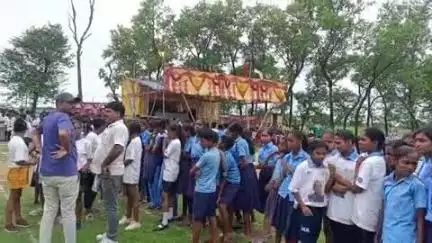 धोरैया: प्रखंड कार्यालय मैदान में मशाल कार्यक्रम के दूसरे दिन बालिका कबड्डी प्रतियोगिता संपन्न