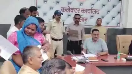 रतलाम: ग्राम बंजली के व्यक्ति ने नाले पर अतिक्रमण की शिकायत जनसुनवाई में की, सीएम हेल्पलाइन पर भी नहीं हुई सुनवाई