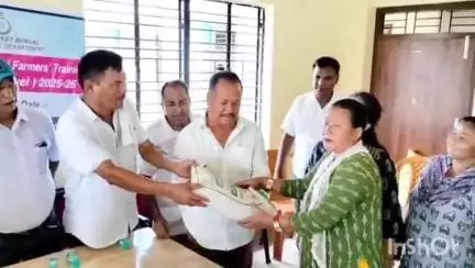 কালচিনি: জয়গাঁ খোকলাবস্তি ও বড় মেচিয়াবস্তির ১০০ জন চাষীর হাতে কৃষি দপ্তরের তরফে তুলে দেওয়া হল রাগী বীজ