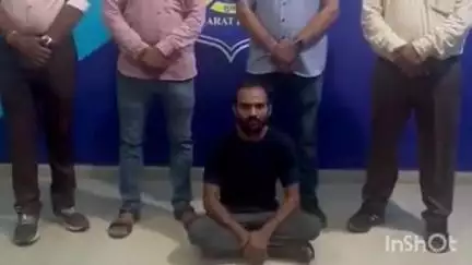 કતારગામ: અડાજણ પાલ ખાતેથી ક્રાઈમ બ્રાન્ચ પોલીસે આઉટડોર ચોરી કરતાં એક ઈસમને ઝડપી પાડી વધુ કાર્યવાહી હાથ ધરી છે.