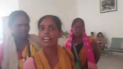 गुमला: जशपुर रोड से सब्जी मार्केट हटाने पर सब्जी विक्रेताओं के समक्ष आर्थिक संकट #jansamasya