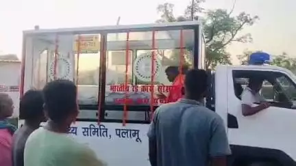 मेदिनीनगर (डालटनगंज): लोहड़ा पेट्रोल पंप के पास कार डिवाइडर से टकराई, ठेकेदार की मौत, एमएमसीएच में हुआ पोस्टमार्टम