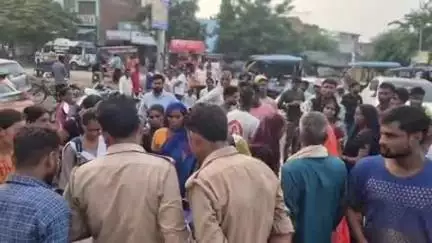 पीलीभीत: पीलीभीत के न्यूरो केयर हॉस्पिटल में इलाज के दौरान युवक की मौत, परिजनों का आरोप- चिकित्सक ने कई दिन लाश का इलाज किया