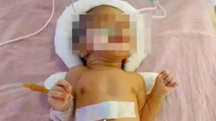 यूपी के मुरादाबाद में पिता ने रेप कर नाबालिग बेटी को किया प्रेग्नेंट, ट्रेन के टॉयलेट में हुआ बच्चे का जन्म
Source: @localmbdnews