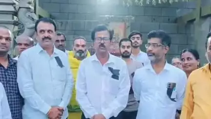 యాదగిరిగుట్ట: భద్రాచలం ఈవో పై జరిగిన దాడిని ఖండిస్తూ యాదాద్రి శ్రీ లక్ష్మీనరసింహస్వామి దేవస్థానంలో ఉద్యోగులు నిరసన