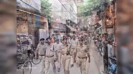 दिनांक 09 जुलाई 2025 को प्रस्तावित बिहार बंद के मद्देनज़र विधि-व्यवस्था बनाए रखने एवं किसी भी अप्रिय स्थिति से निपटने हेतु पुलिस अधीक्षक भोजपुर के निर्देशानुसार वरीय पुलिस पदाधिकारी द्वारा शहरी क्षेत्र में फ्लैग मार्च किया गया।