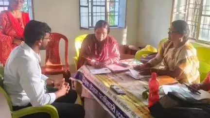 रानीगंज: प्रखंड में चल रहे गणना प्रपत्र वितरण, संग्रह एवं अपलोडिंग कार्य का डीएम ने किया निरीक्षण