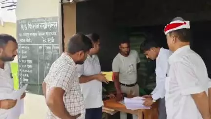 नौतनवा: गनेशपुर में खाद की दुकान पर एसडीएम ने किया छापा