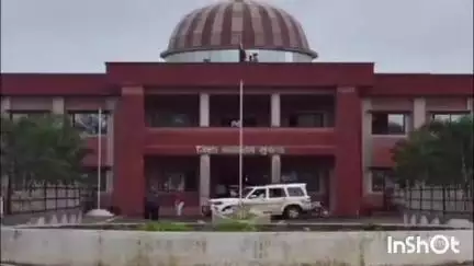 सुकमा: जिला कार्यालय में आत्मसमर्पित नक्सलियों और पीड़ित परिवार को प्रोत्साहन राशि की स्वीकृति