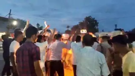 বিহপুৰীয়া: উচ্ছেদৰ বিৰুদ্ধে কৰুণাবাৰীত মূখ্যমন্ত্ৰীৰ প্ৰতিমূৰ্তি দাহ কৰি তীব্ৰ প্ৰতিবাদ সাব্যস্ত জিলা আমছুৰ