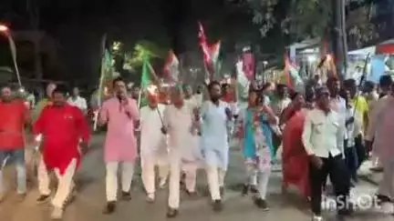 बांका: मतदाता पुनरीक्षण के विरोध में इंडिया गठबंधन ने शहर में निकाला मशाल जुलूस