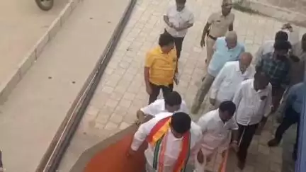 ಚಿತ್ರದುರ್ಗ: ನಗರದ ಹೊರವಲಯದಲ್ಲಿರುವ ಭೋವಿ ಗುರುಪೀಠಕ್ಕೆ  ಭೇಟಿ ನೀಡಿದ ಸಚಿವ ಶಿವರಾಜ್ ತಂಗಡಗಿ