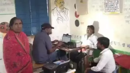 अनूपपुर: जिले भर में आधार कार्ड बनाने व सुधारने के लिए शिविरों का आयोजन किया जा रहा है