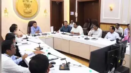 अमरावती: रोजगार हमीची देयके वेळेत अदा करावीत -जिल्हाधिकारी आशिष येरेकर