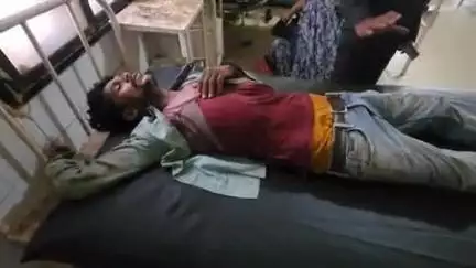टीकमगढ़: मवई में सड़क हादसे में बाइक सवार घायल, पहचान नहीं हो पाई, ज़िला अस्पताल में भर्ती