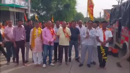 रामगंजमण्डी: रामगंजमंडी से धरनावद बालाजी धाम के लिए निकली पदयात्रा, सैकड़ों श्रद्धालुओं ने भक्ति भाव से किया पैदल मार्च
