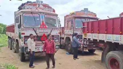 వైరా: వైరాలో నిలువ ఉంచిన లారీలు వద్ద నుండి డీజిల్ బ్యాటరీలు చోరీ