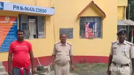 राजमहल: राजमहल थाना पुलिस ने दहेज प्रताड़ना मामले में छापेमारी कर एक आरोपी को गिरफ्तार कर जेल भेजा