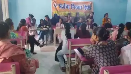 दरभंगा: ABVP द्वारा MRM महाविद्यालय में सर्जना निखार शिविर में छात्राओं को दिया जा रहा निःशुल्क प्रशिक्षण