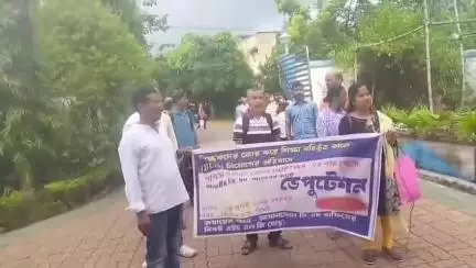 বারাবনী: শিক্ষকদের জোর করে শিক্ষা বহির্ভূত BLO কাজে নিয়োগের প্রতিবাদে ডেপুটেশন DM কার্যালয় আসানসোলে
