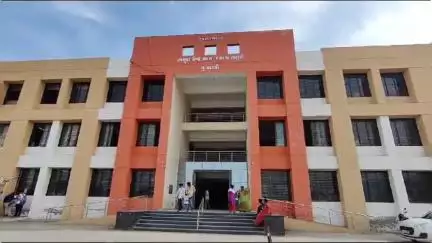 દસાડા: તાલુકાના પરવાનેદારોની ગંભીર સમસ્યાઓ: કમીશન અને જથ્થા માટે હાકલ મામલતદારને અપાયું આવેદન