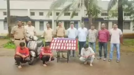 करवीर: आजरा येथील टेम्पोमधून रोख रकमेची चोरी करणाऱ्या तीन आरोपी इचलकरंजी येथून जेरबंद, तब्बल १४ लाख ६५ हजारांचा मुद्देमाल जप्त