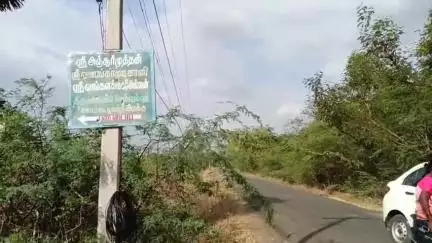 திருப்புவனம்: அஜித்குமாருக்கு நிவாரணமாக வழங்கப்பட்ட நிலம் குறித்து உயர்நீதிமன்றம் கேள்வி- வருவாய் அதிகாரி தேளியில் பார்வையிட்டு ஆய்வு