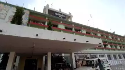 दमोह: नयागांव की महिला ने जेठ पर लगाया ज़मीन पर कब्जा करने का आरोप, कलेक्ट्रेट में आयोजित जनसुनवाई में कलेक्टर से की शिकायत