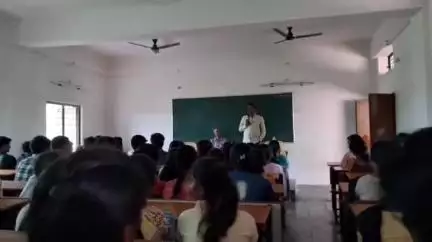 ధర్మారం: ధర్మారంలో ప్రభుత్వ జూనియర్ కళాశాలను సందర్శించిన ఇంటర్ బోర్డు పరిశీలకులు రమణారావు