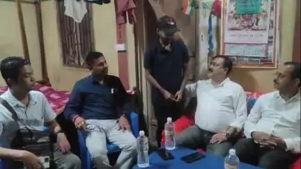 কুমারঘাট: ফটিকরায়ে প্রয়াত সাংবাদিকের স্ত্রী, সাংবাদিকের বাড়িতে গেলেন ত্রিপুরা জার্নালিস্ট ইউনিয়নের রাজ্য নেতৃত্বরা