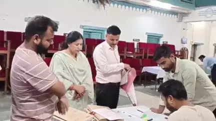 पौड़ी: जिला पंचायत सदस्य पदों के नामांकन पत्रों की जांच के दूसरे दिन 44 में से 2 नामांकन पत्र हुए निरस्त