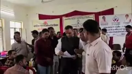 बारां: सूचना एवं जनसंपर्क कार्यालय परिसर में रोजगार उत्सव का हुआ आयोजन, दिव्यांग रसोई योजना का किया गया शुभारंभ