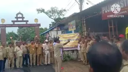 ଢେଙ୍କାନାଳ ସଦର: ଯୋରନ୍ଦା ଠାରେ ଓଡ଼ିଶା ଡ୍ରାଇଭର ମହାସଂଘ ଗଁଦିଆ ବ୍ଲକ ପକ୍ଷରୁ ଆନ୍ଦୋଳନ ଆରମ୍ଭ