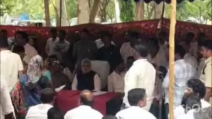 వికారాబాద్: పేద బడుగు బలహీనవర్గాల ప్రజల సమస్యల పరిష్కారానికి ప్రభుత్వం మొదటి ప్రాధాన్యత ఇస్తుంది: మర్పల్లిలో స్పీకర్ గడ్డం ప్రసాద్