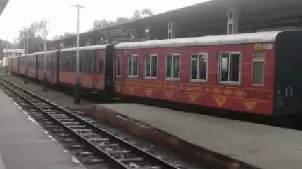 कालका: जतोग से समरहिल के बीच रेलवे ट्रैक पर गार्डर रखने से कालका-शिमला रेल सेवा 11 जुलाई से 5 दिन के लिए बाधित