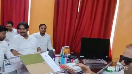 मधुबनी: मुख्य न्यायिक दंडाधिकारी प्रमोद कुमार महथा ने डीएलएसए प्रकोष्ठ में नेशनल मिडिएशन ड्राइव को लेकर बैठक की