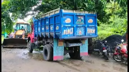 फतेहपुर: घसनिया गांव में डंपर की चपेट में आने से भूमिलाल यादव की मौत, पुलिस कर रही है छानबीन