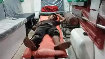 सीतापुर: गल्ला मंडी के पास बेहोशी की हालत में मिला अज्ञात व्यक्ति, अस्पताल में कराया गया भर्ती