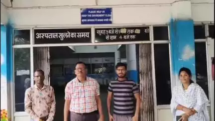 घंसौर: घंसौर एस डी एम ने मंगलवार, 8 जुलाई को शाम 5 बजे अस्पताल का औचक निरीक्षण किया