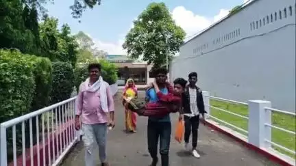 भर्जुना निवासी व्यक्ति का आरोप, गांव के लोगों ने कुल्हाड़ी से पैर काटा, एसपी ऑफिस में दिया आवेदन