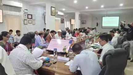 বঙাইগাঁও ভাগ: বিধানসভাৰ ৰাজহুৱা হিচাপ নিৰীক্ষণ কমিটীয়ে বিভিন্ন আঁচনি পৰিদৰ্শন, জিলা আয়ুক্ত কাৰ্যালয়ত অনুষ্ঠিত পৰ্যালোচনা সভাত মিলিত