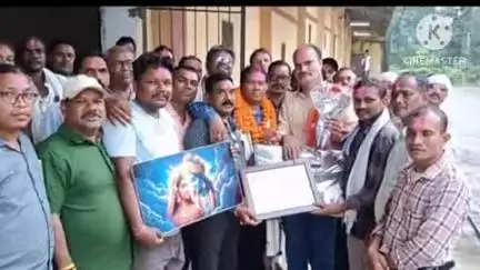 भानुप्रतापपुर: खाद्य निरीक्षक ध्रुव का भानुप्रतापपुर से जांजगीर चंपा हुआ तबादला, पीडीएस विक्रेता संघ ने दी विदाई