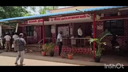 மேட்டுப்பாளையம்: மேட்டுப்பாளையத்தில் எடப்பாடி பழனிச்சாமி பிரச்சார கூட்டத்தில் நிர்வாகிகளிடம் இரண்டு லட்சம் பணம் திருடிய 6 பேர் கைது