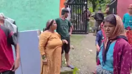 घाट: नंदानगर विकासखंड के मोख मल्ला के जंगलों में बादल फटा,18 भवन,गौशालाओं को नुकसान,एसडीआरएफ ने किया रेस्क्यू#jansamsy